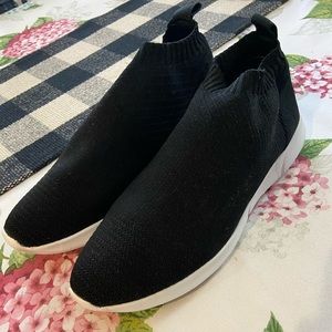 Steven by Steve Madden black slip on/no tie shoes